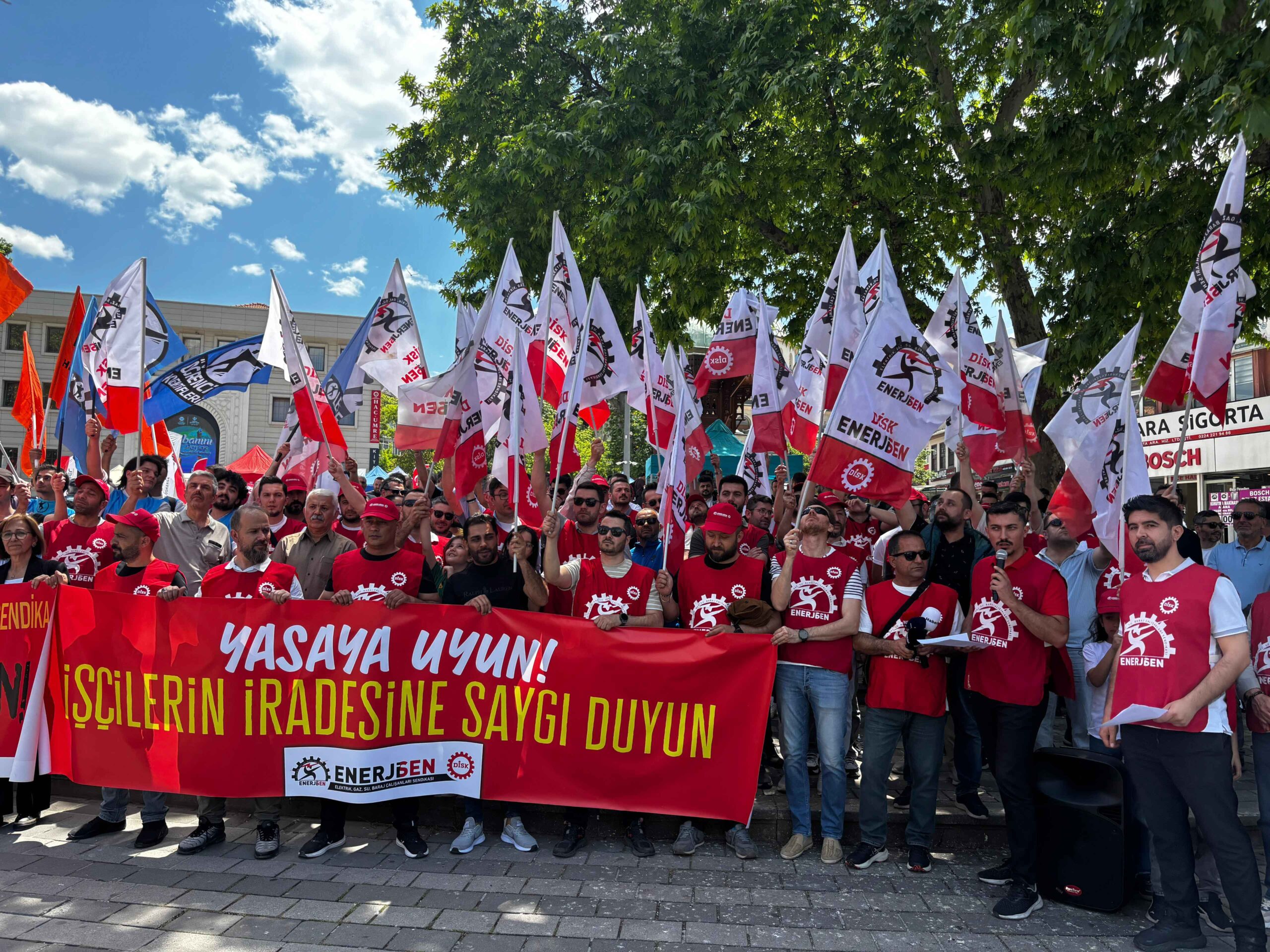 Bursagaz İşçileri İradesine Sahip Çıkıyor: Direne Direne Kazanacağız!
